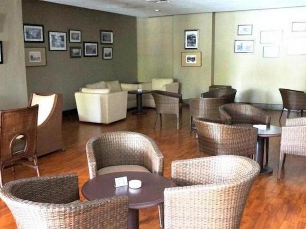 Kyriad Bumiminang Hotel Padang  Esterno foto