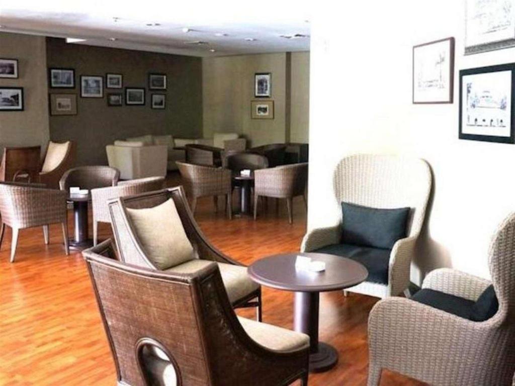 Kyriad Bumiminang Hotel Padang  Esterno foto