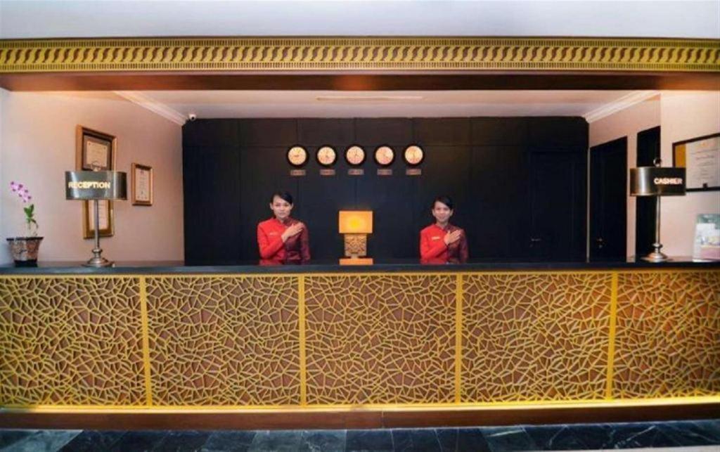 Kyriad Bumiminang Hotel Padang  Esterno foto