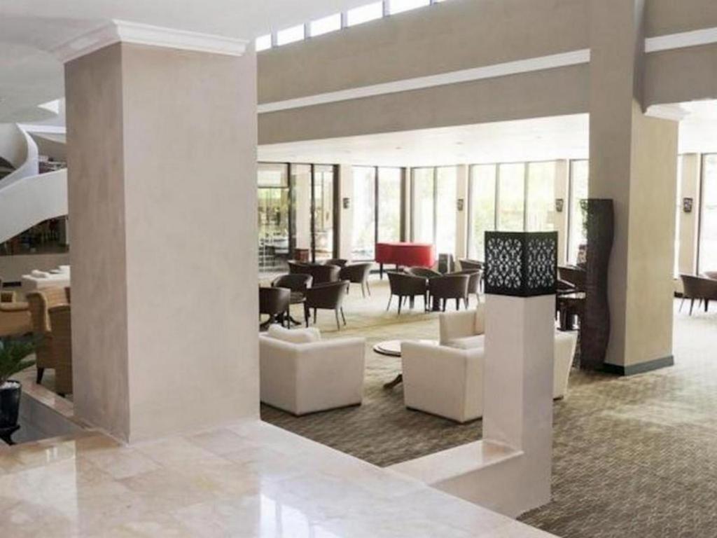 Kyriad Bumiminang Hotel Padang  Esterno foto