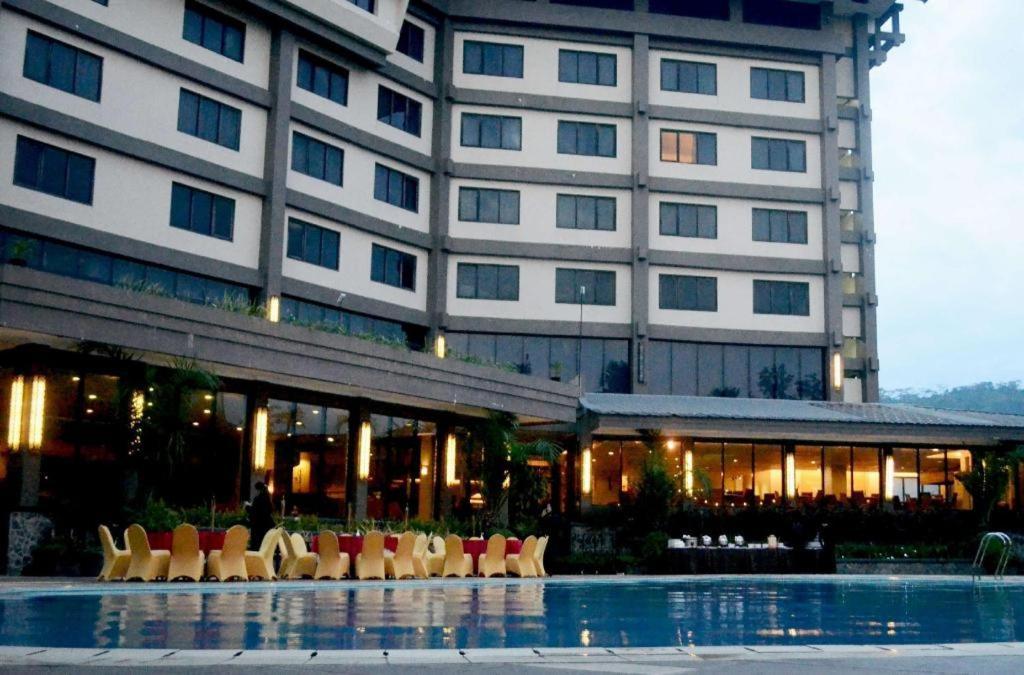 Kyriad Bumiminang Hotel Padang  Esterno foto