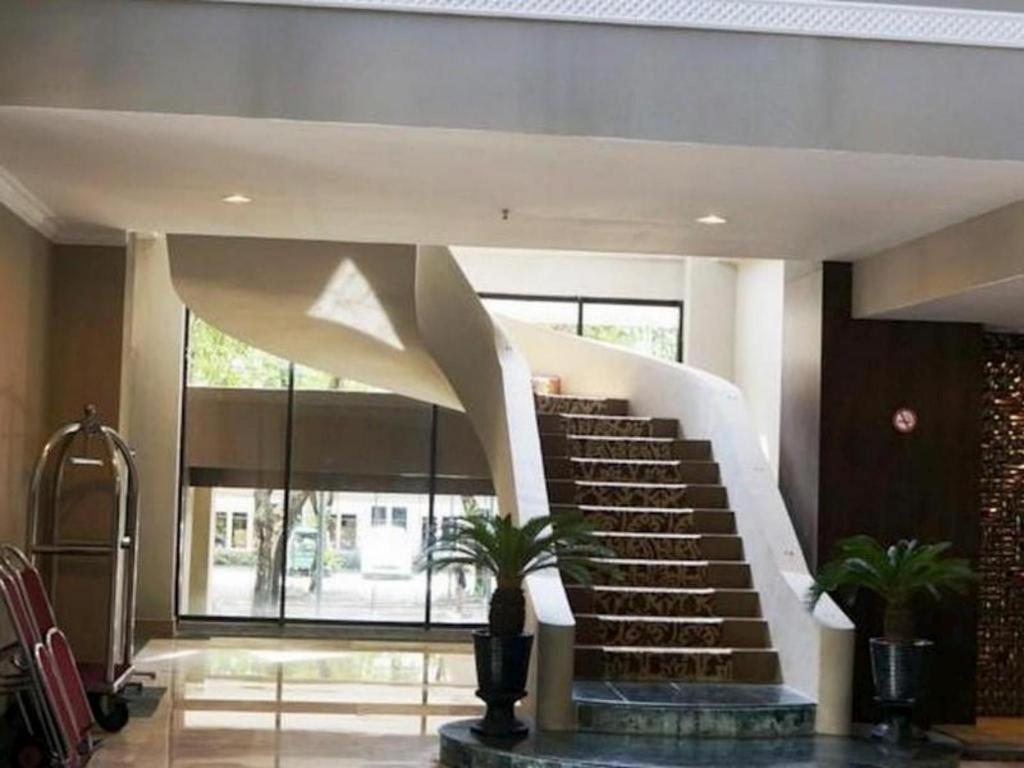 Kyriad Bumiminang Hotel Padang  Esterno foto