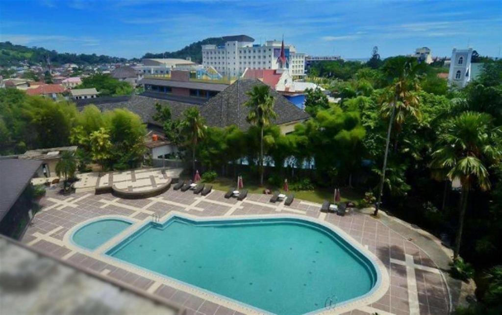 Kyriad Bumiminang Hotel Padang  Esterno foto