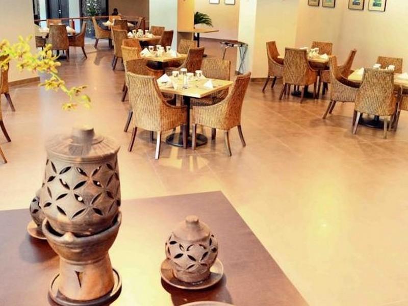 Kyriad Bumiminang Hotel Padang  Esterno foto