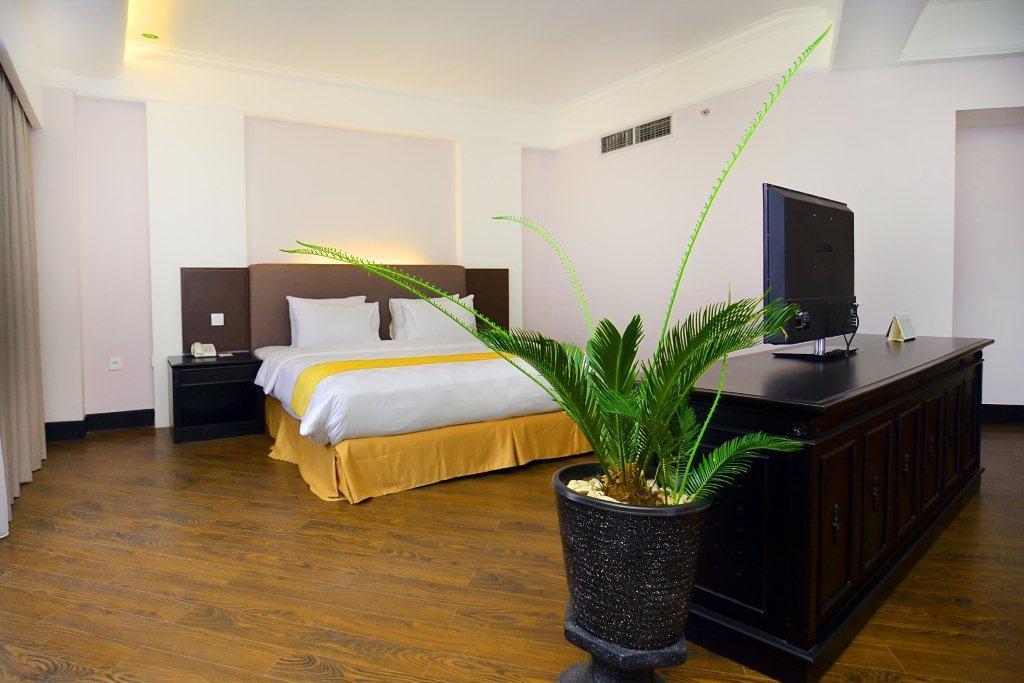 Kyriad Bumiminang Hotel Padang  Esterno foto