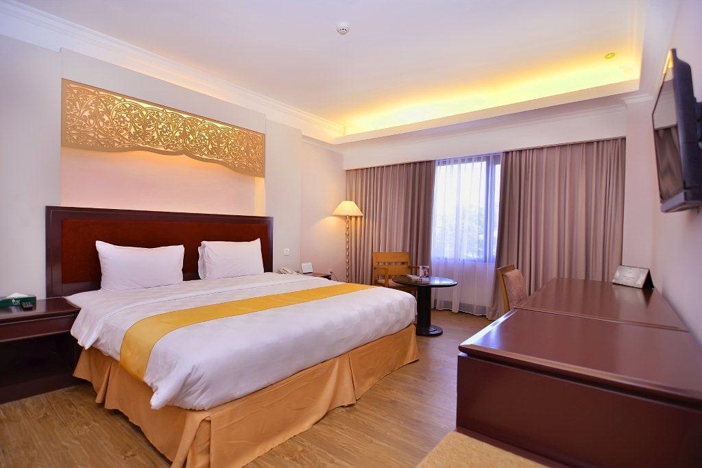 Kyriad Bumiminang Hotel Padang  Esterno foto