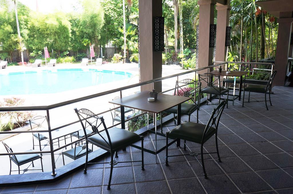 Kyriad Bumiminang Hotel Padang  Esterno foto