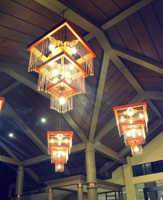 Kyriad Bumiminang Hotel Padang  Esterno foto