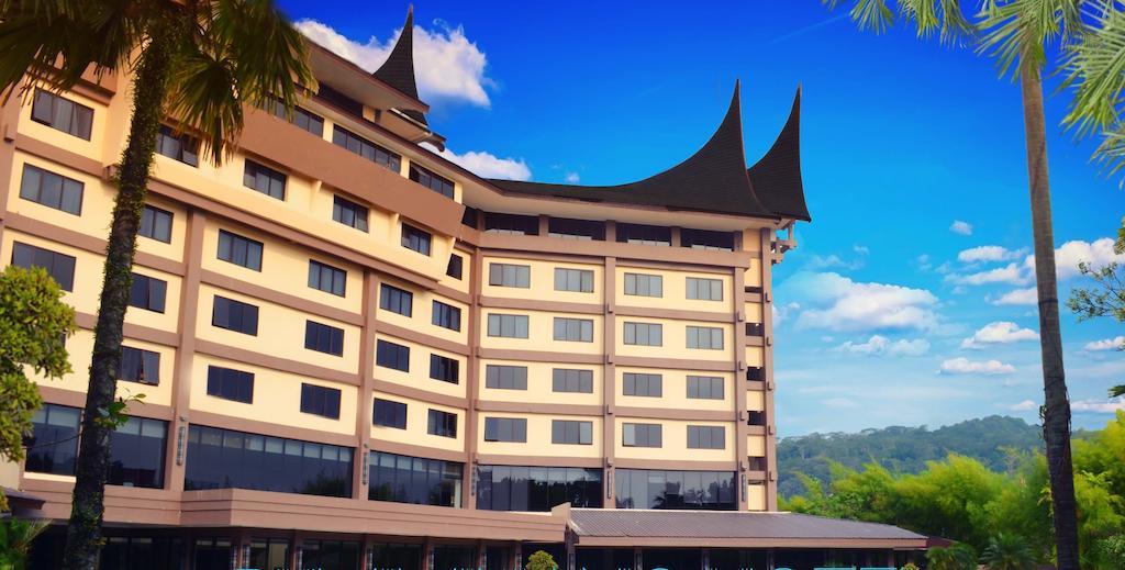 Kyriad Bumiminang Hotel Padang  Esterno foto