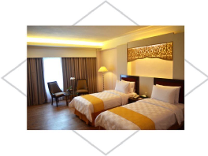 Kyriad Bumiminang Hotel Padang  Esterno foto